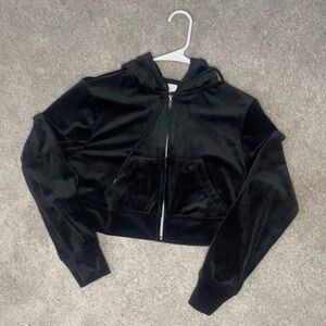 Colsie black velvet cropped zip up